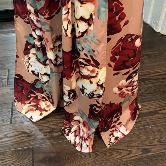 L’ATISTE Floral Jumpsuit - Picture 2 of 7